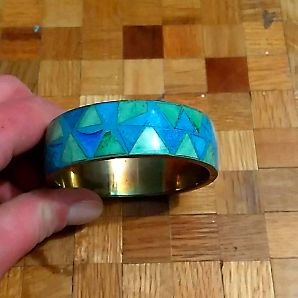 Bangle bracelet